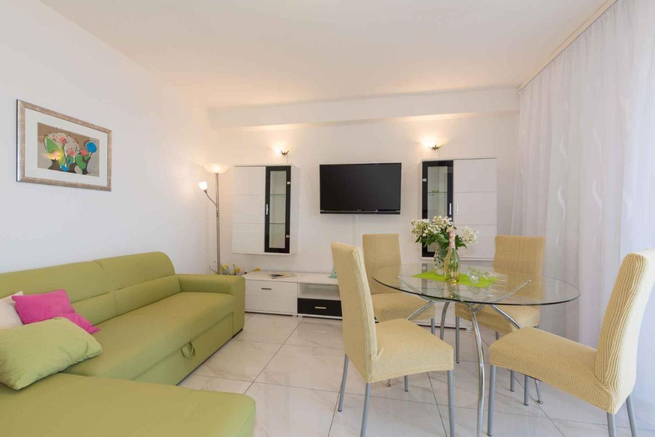 Apartments In Ravni/Istrien 30383 Extérieur photo