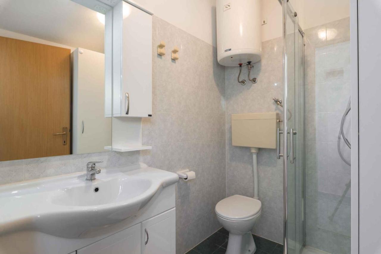Apartments In Ravni/Istrien 30383 Extérieur photo