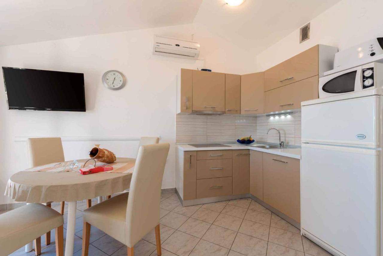 Apartments In Ravni/Istrien 30383 Extérieur photo